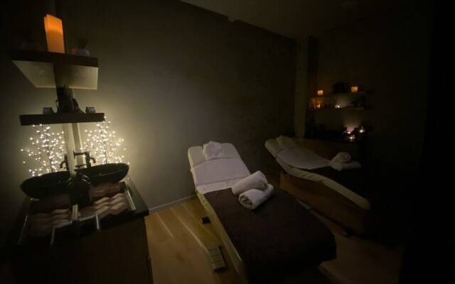 Nov Hotel