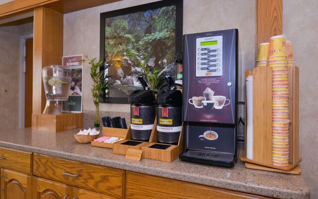 Greenstay Hotel & Suites