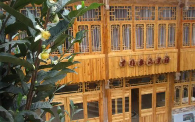 Dragon Hill Scenic Hotel