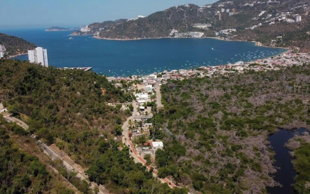 Luxury 4 BR Condo - Amazing Bay View - Pool