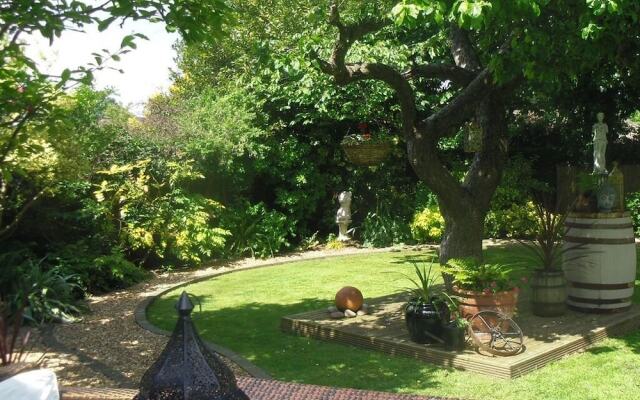 Holly House Bed & Breakfast