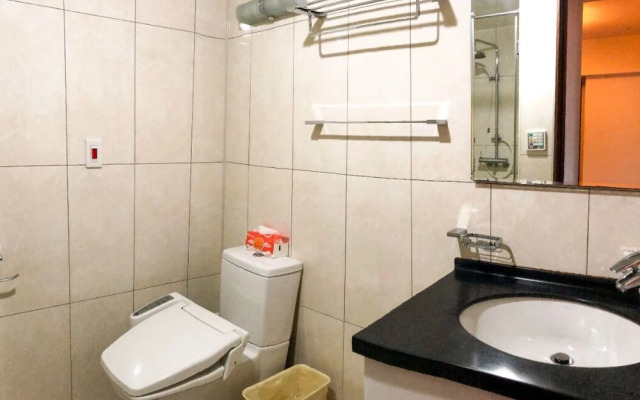 Q Square Apartment