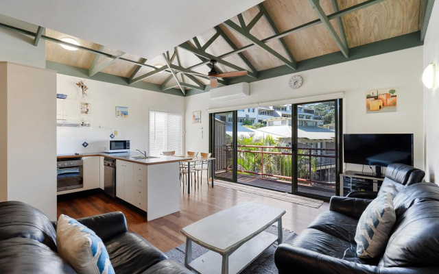 MAIN STAY - 100m to patrolled beach, pool, wifi, close to cafes – Guest Rooms – Point Lookout
