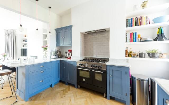 Blissful Battersea Home by Clapham Common