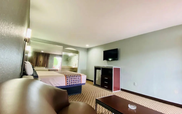 Home Place Inn & Suites