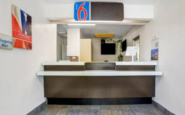 Motel 6 Red Bluff, CA