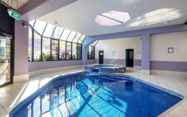 Aristocrat Apartments