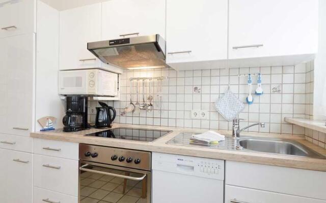 Ferienwohnung-4-mit-Sonnenbalkon-im-Landhaus-Hubertus-Duhnen