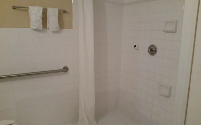 Ocean Spray Hotel By Rabbu