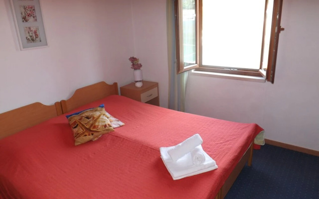 Rooms Mali Raj