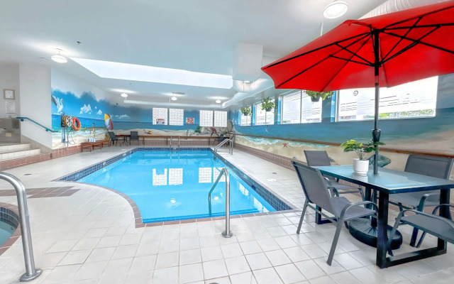 Coast Abbotsford Hotel & Suites