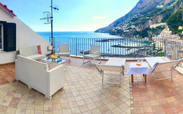 Rooftop flat in Amalfi