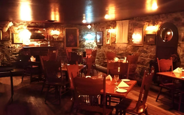 St. Elmo Hotel