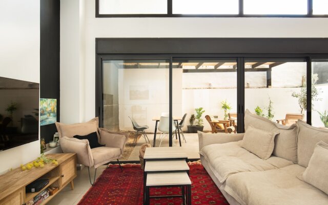 Cozy 2BDR with Parking