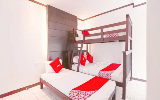 OYO 759 Royal South Garden Suites