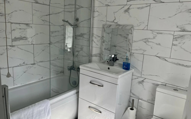 Impeccable 3-bed House in Rotherham