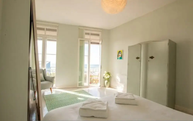 Seaview Apt Turner Contemporary Margate By Adliv