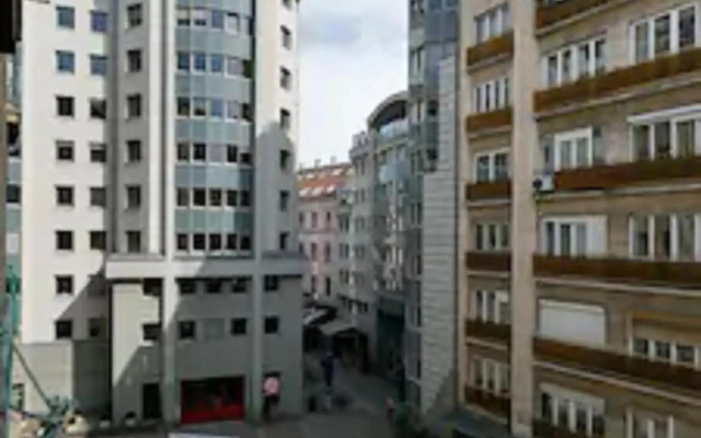 Splendid apartment at Gozsdu Courtyard