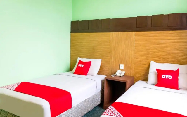 OYO 89408 Royal Hotel