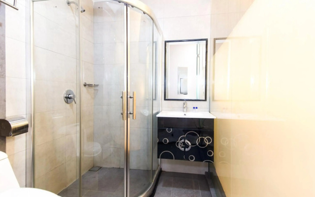 Super OYO 340 Comfort Hotel