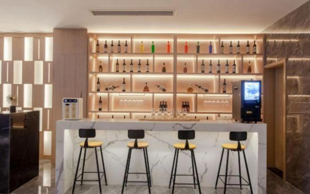Yihai Hotel (Zhengzhou South China City Longhu Jinyi City Shopping Center Branch) – Meal – Zhengzhou