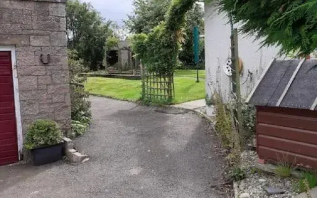 Cosy, peaceful self-contained apartment in coastal village