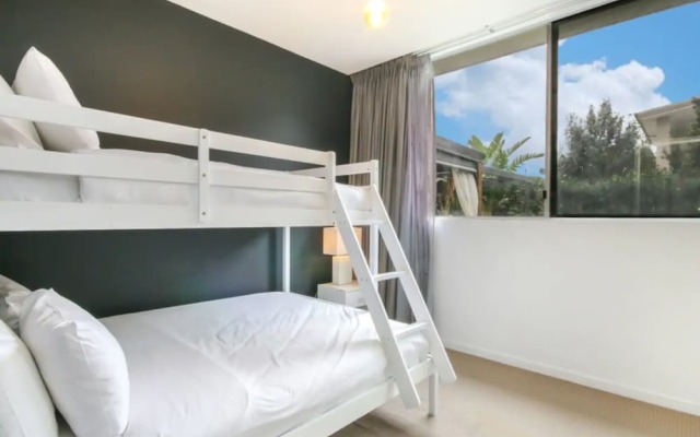 Spacious 2 Bedroom Apartment in Ascot With Large Private Garden