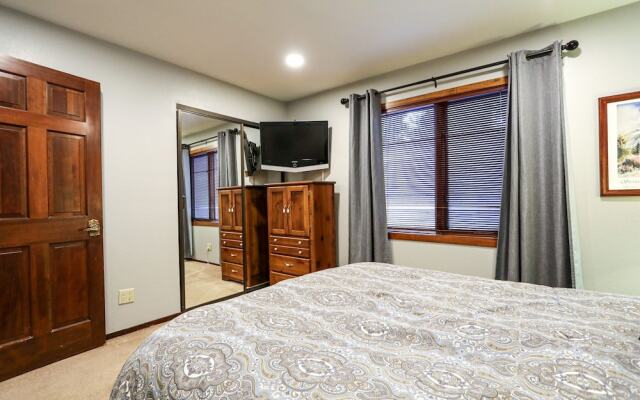 Woodlands #33 3 Bedroom Condo by RedAwning