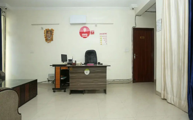 OYO 5285 Apartment Impact Associates