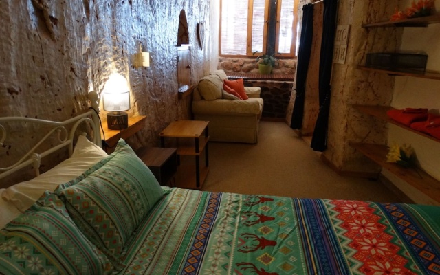 Di's Dugouts – Guest Rooms – Coober Pedy