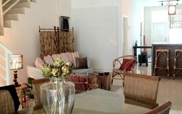 Balik Pulau BookLodge B&B