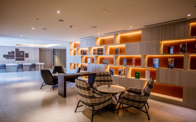 Fullon Hotel Taoyuan Airport Access MRT A8