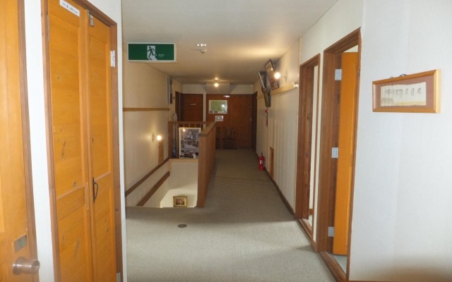 Rental Lodge WHITE RABBIT Madarao kogen Cottage RABBIT – Hotel Rooms – Iiyama