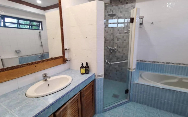 Seremban Grande Villa 163 by Vale Pine