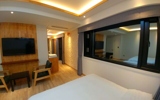 I.Y Hotel