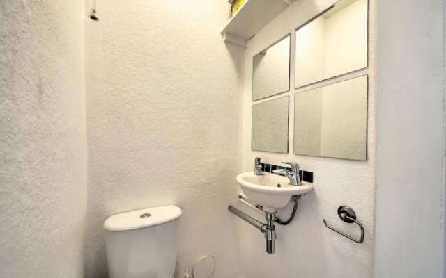 Cosy 2BR Flat Near King's Theatre