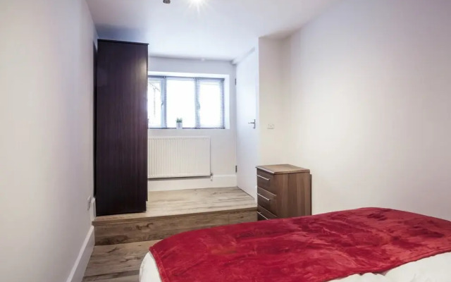 Bright Mornington Avenue Apartment II- KDW02