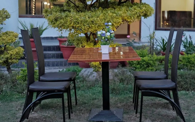 The Luv Hill Hotel And Cafe