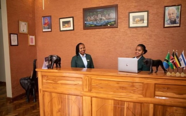 Green Side Hotel