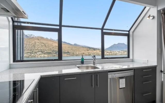 Woodlands Close Retreat