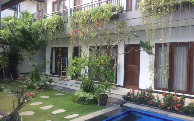 Full Moon Guest House