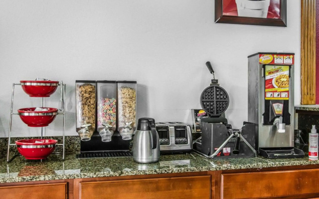 Econo Lodge Inn & Suites Enterprise