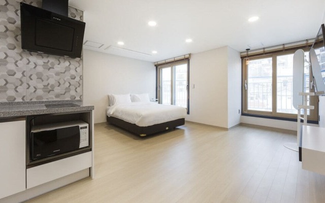 Yeosuya Hostel & Pension