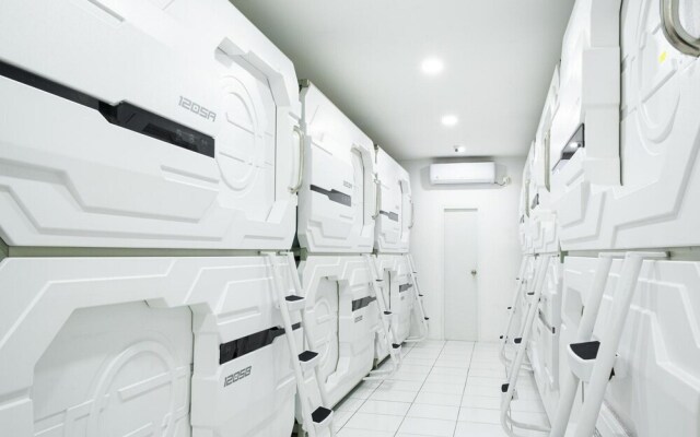 My Capsule Hotel by RedDoorz