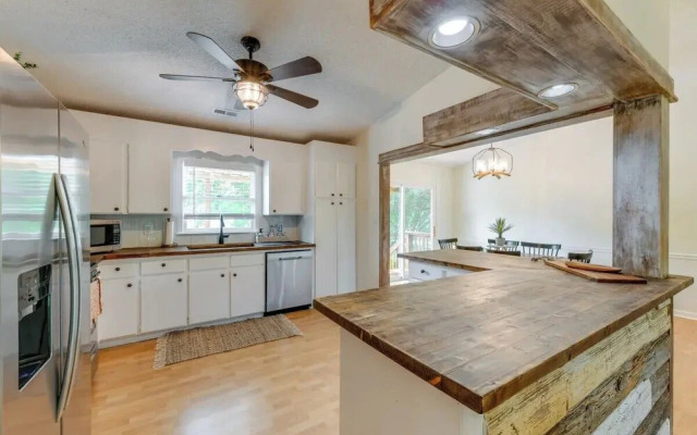 Pet-Friendly Lake Norman Retreat