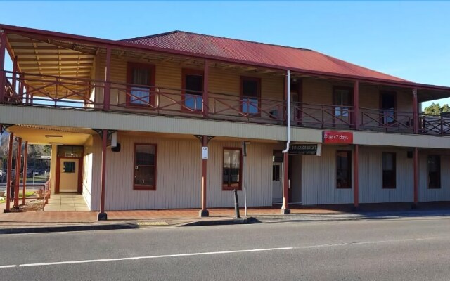 Mt Lyell Motor Inn