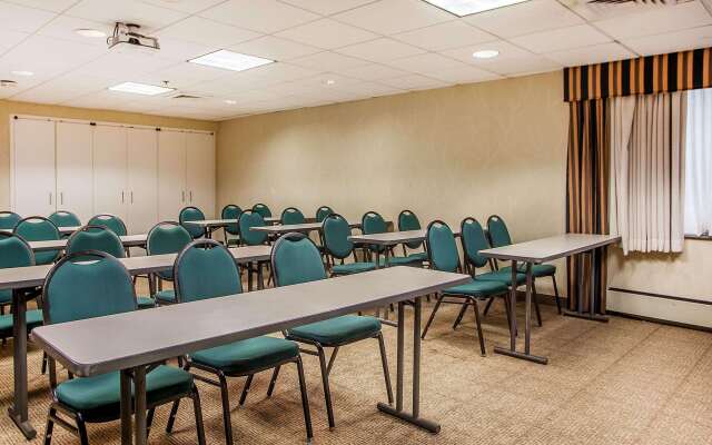 Comfort Inn & Suites Somerset - New Brunswick