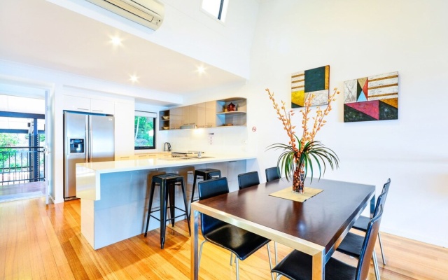 Shorelines 27 Hamilton Island 2 Bedroom Ocean View Near Marina With Golf Buggy – Guest Rooms – Hamilton Island