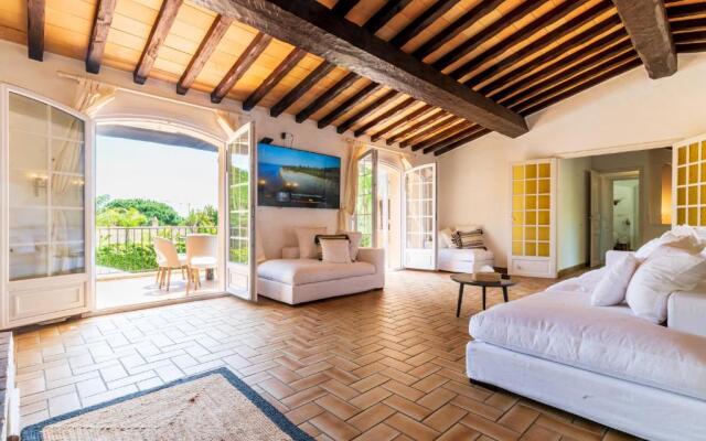 Magnifique Villa, Piscine,5BR à 5 min pied du club 55