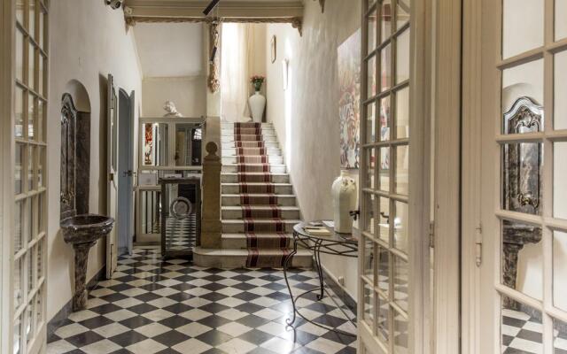 Hôtel Particulier, Le 28